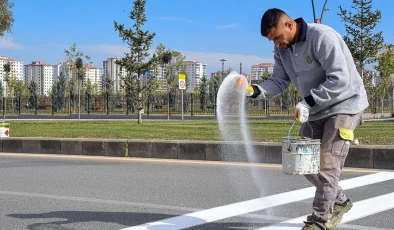 Malatya’da trafik güvenliği için yol çizgi çalışması yapıldı