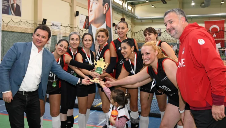 Bursa'da düzenlenen Türkiye Veteran Voleybol Turnuvası’nda şampiyonlar belli oldu