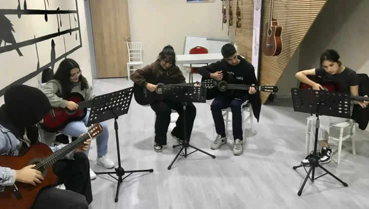 Dilovası’nda müzik kursları ilgi odağı oldu