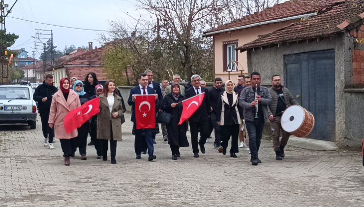 Bilecik Pazaryeri'nde AK Partili kadın başkanlar gelin almaya katıldı