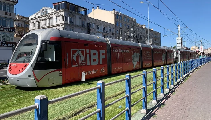 Kayseri Büyükşehir'den milli maça özel tramvay hizmeti