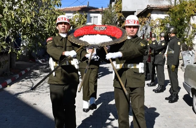 Manisa'da Kıbrıs Gazisi Çam'a askeri son görev!