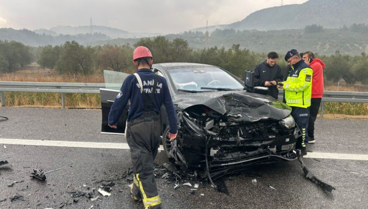 Manisa'da yağış ve sis kazaları beraberinde getirdi! Sürücüler uyarıldı!