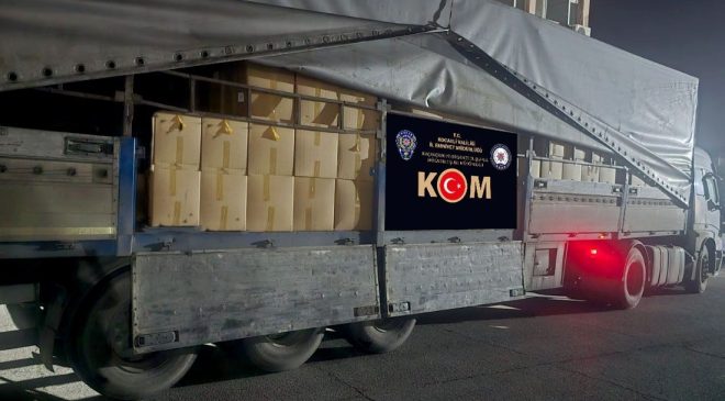 Durdurulan tırda 5 ton 250 kilogram gümrük kaçağı tütün ele geçirildi