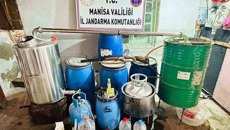 Manisa’da yılbaşı öncesi sahte içki operasyonu: 610 litre rakı ele geçirildi